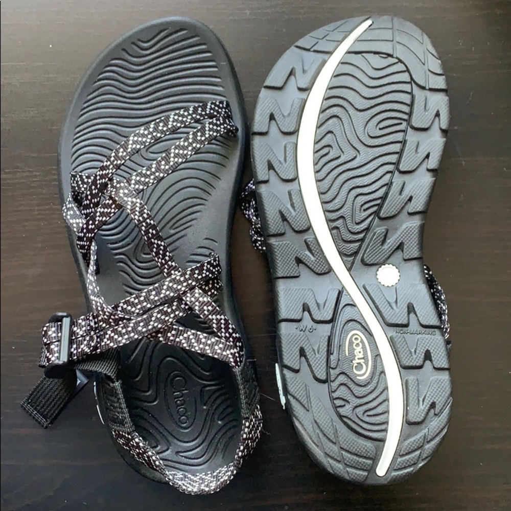 NEVER WORN Women’s Chaco Sandals